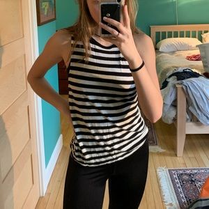 Sleeveless black and white striped tee